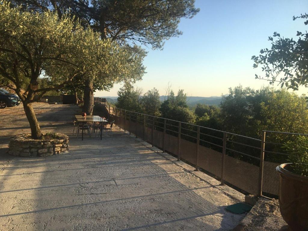 Le Castellas - Gite En Pleine Nature Montmirat 外观 照片